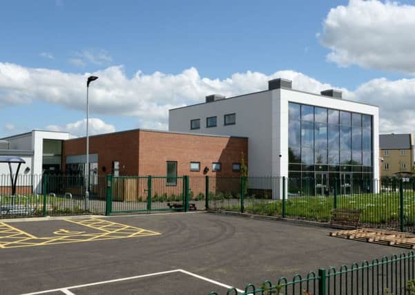 Longford Park Primary School, Banbury. NNL-170815-145203009