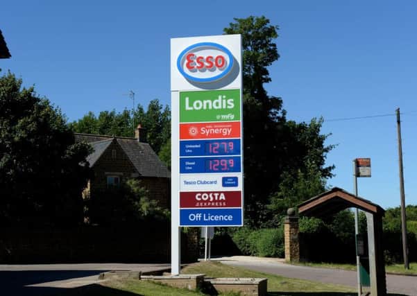 The Esso Londis petrol station at Bloxham. NNL-180626-123303009