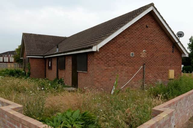 Empty bungalows in Banesberie Close, Banbury. NNL-170627-163648009