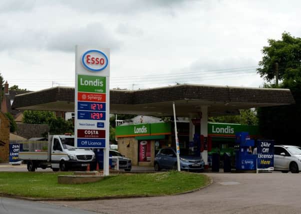 Esso petrol station, Bloxham. NNL-180619-135901009