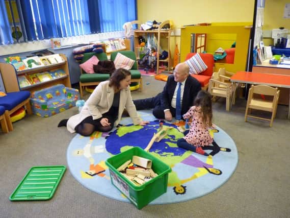 Victoria Prentis MP with Councillor Ian Hudspeth at Heyford Park Childrens Centre. NNL-160802-172649001