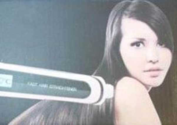 The Fast Hair Straightener Model: HQT 906 comes in a cardboard box