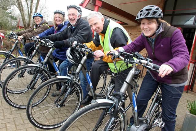 Shirley Wyeth, Rosemary Stafford, Peter Stafford, Keith Wyeth and Bethan Dennick read for the off on Hook Norton's new E-Bikes NNL-160321-082505009