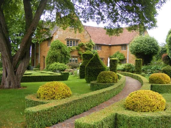 Warmington village gardens