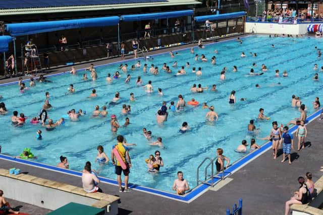 Banbury Open Air Pool on the hottest day of the year. NNL-160719-170524009