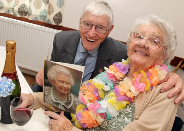 Mervin and Dorothy Dunn celebrating their 75th wedding anniversary at Jubilee Park NNL-160827-201349009