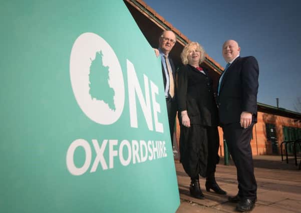 Press conference to launch the One Oxfordshire restructuring of the various councils within Oxfordshire. West Oxford Community Centre, Botley Road. L-R: Richard Webber, Liz Brighouse and Ian Hudspeth  18th January 2017 Picture: Andrew Walmsley NNL-170118-173657001