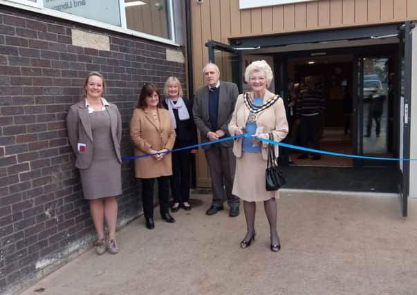 Cherwell District Council chairman Cllr Chris Heath officially opens the Woodgreen Leisure Centre NNL-170129-111101001