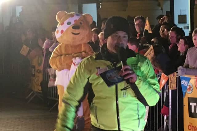 Banbury welcomes The One Show rickshaw challenge team after cycling from London on the first full day of the 500-mile journey to Glasgow for Children in Need NNL-171115-094911001
